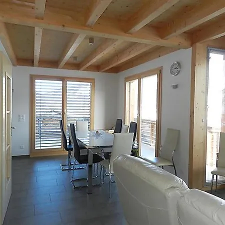 Sleeps 10 Wifi Apartment *